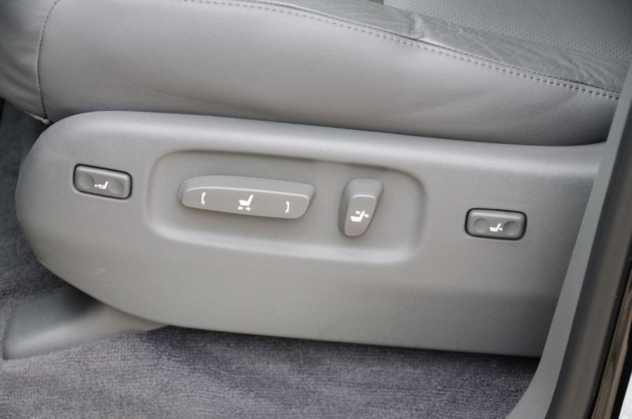  Lexus LX570 2009 года  (фото 14 из 46)